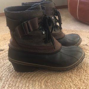 Sorel, low-heel, waterproof, lace-up boot